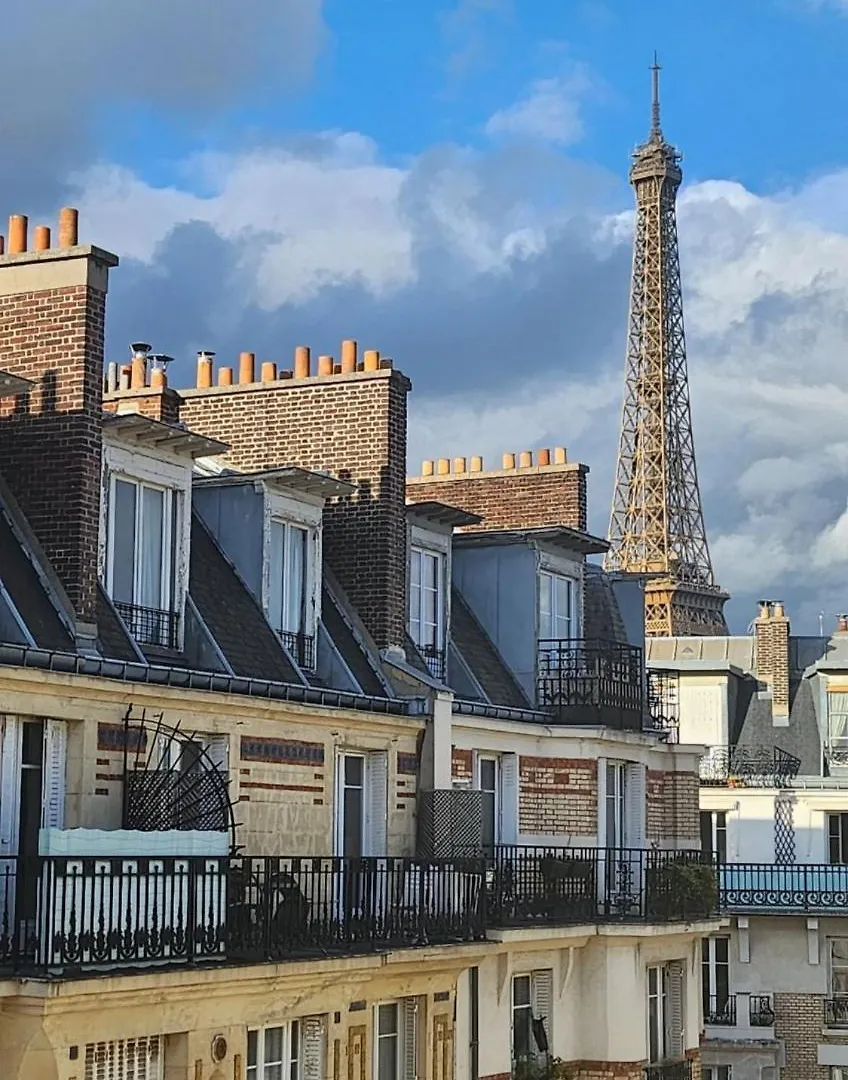 Apartment Elegant Eiffel Tower View Flat Paris