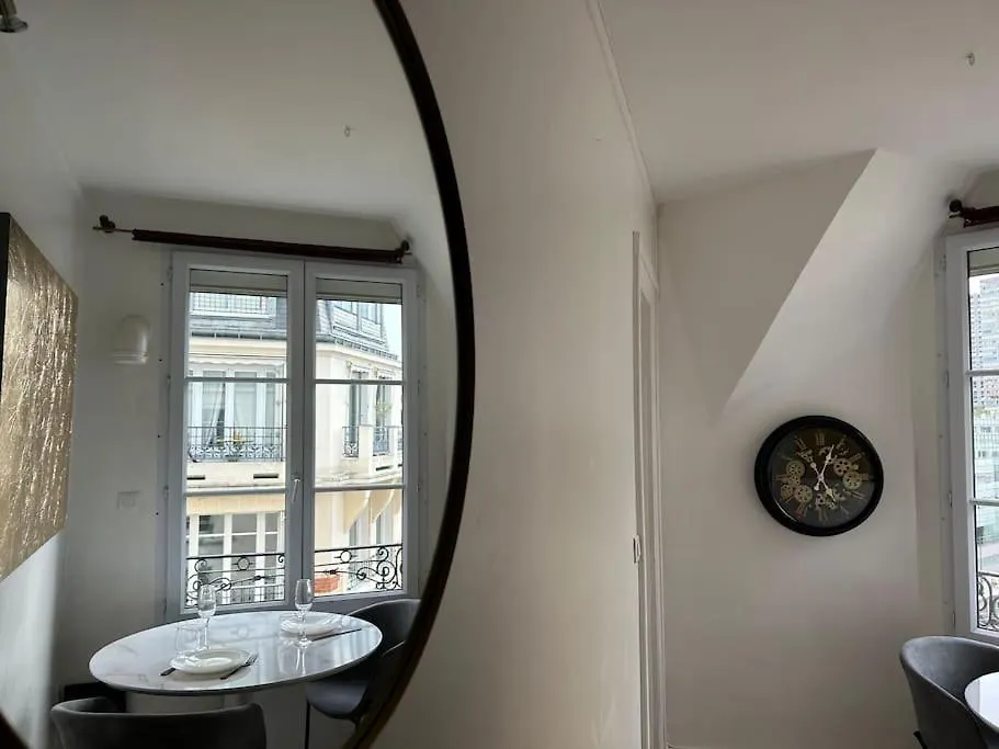 Elegant Eiffel Tower View Flat Paris