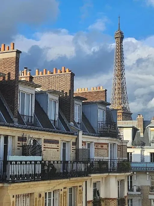 Elegant Eiffel Tower View Flat Apartment *