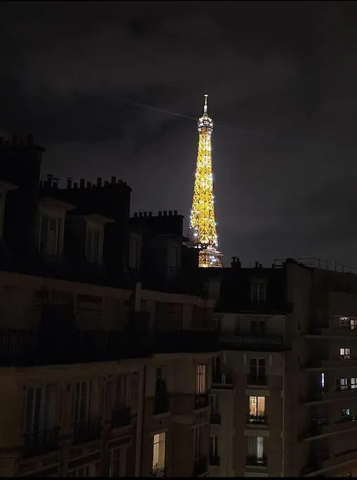 Elegant Eiffel Tower View Flat Appartement Parijs