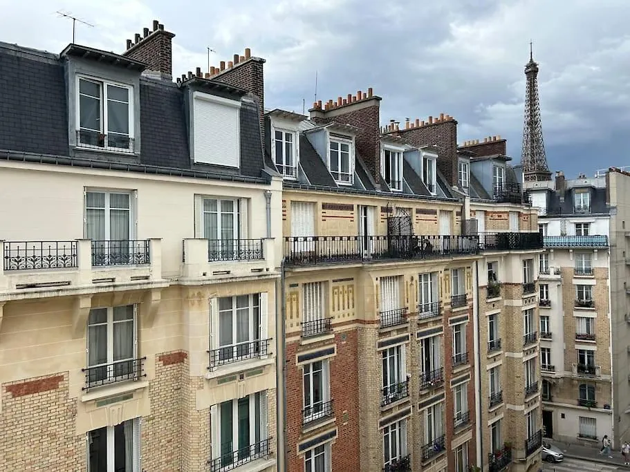 Elegant Eiffel Tower View Flat Appartement